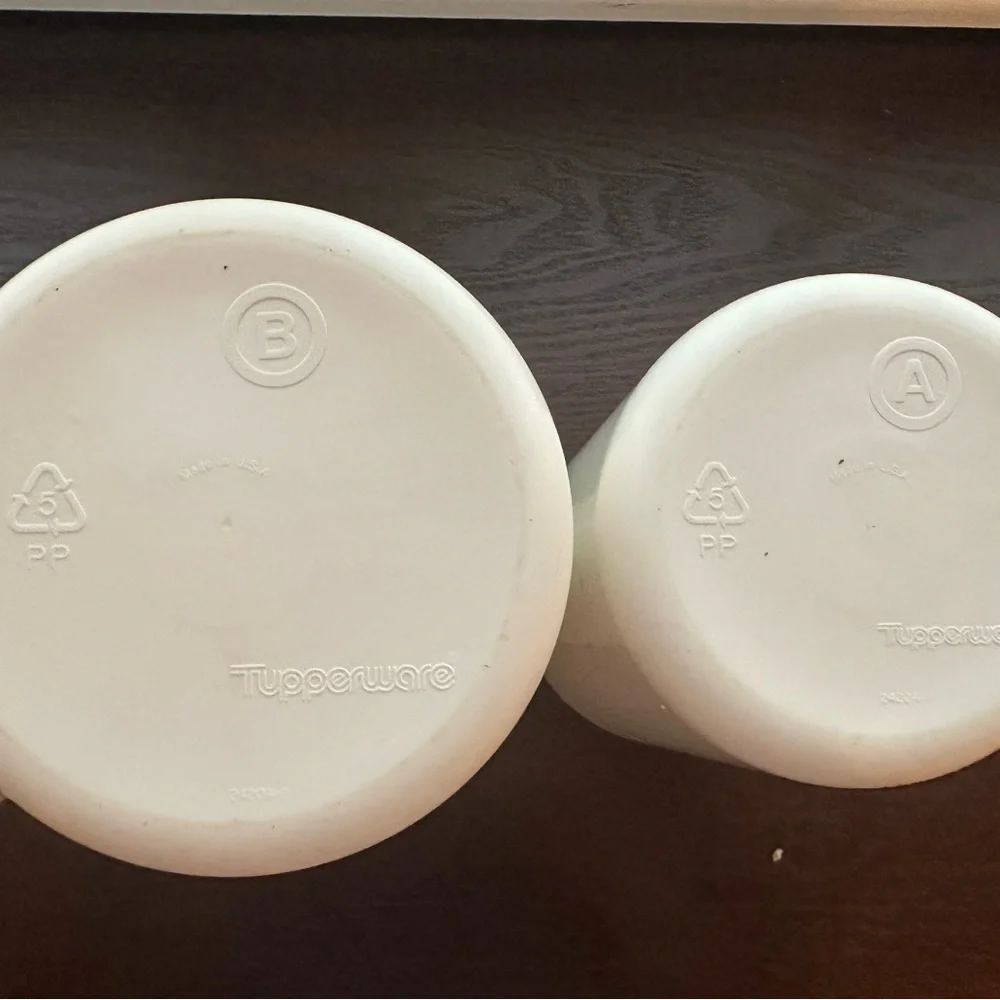 Vintage Tupperware containers-set of 3 nesting